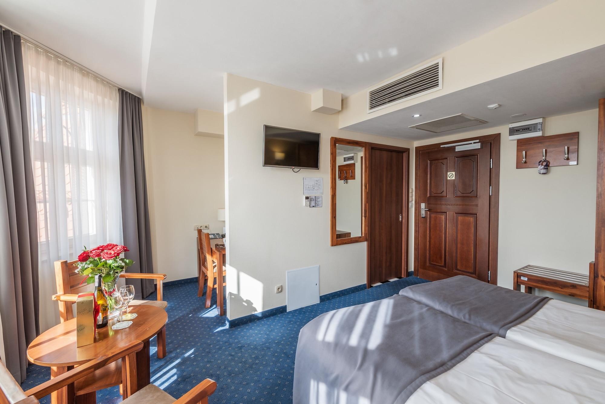 Piast Centrum Hotel 2*
